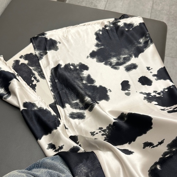 Renee C. Black and White Satin Skirt - Picture 5 of 7